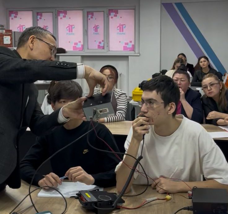 Антенна параметрлерін өлшеу және баптау бойынша ашық сабақ өтті